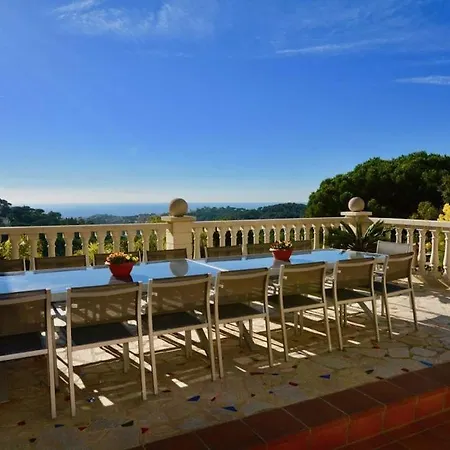 Riviera Vila *